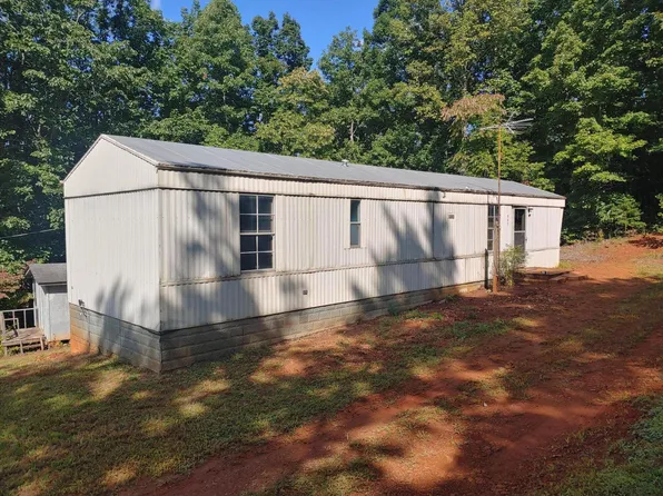 327 Quail Ridge Rd, Stuart, VA 24171