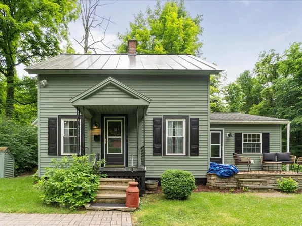 17 Bluff Street, Proctor, VT 05765