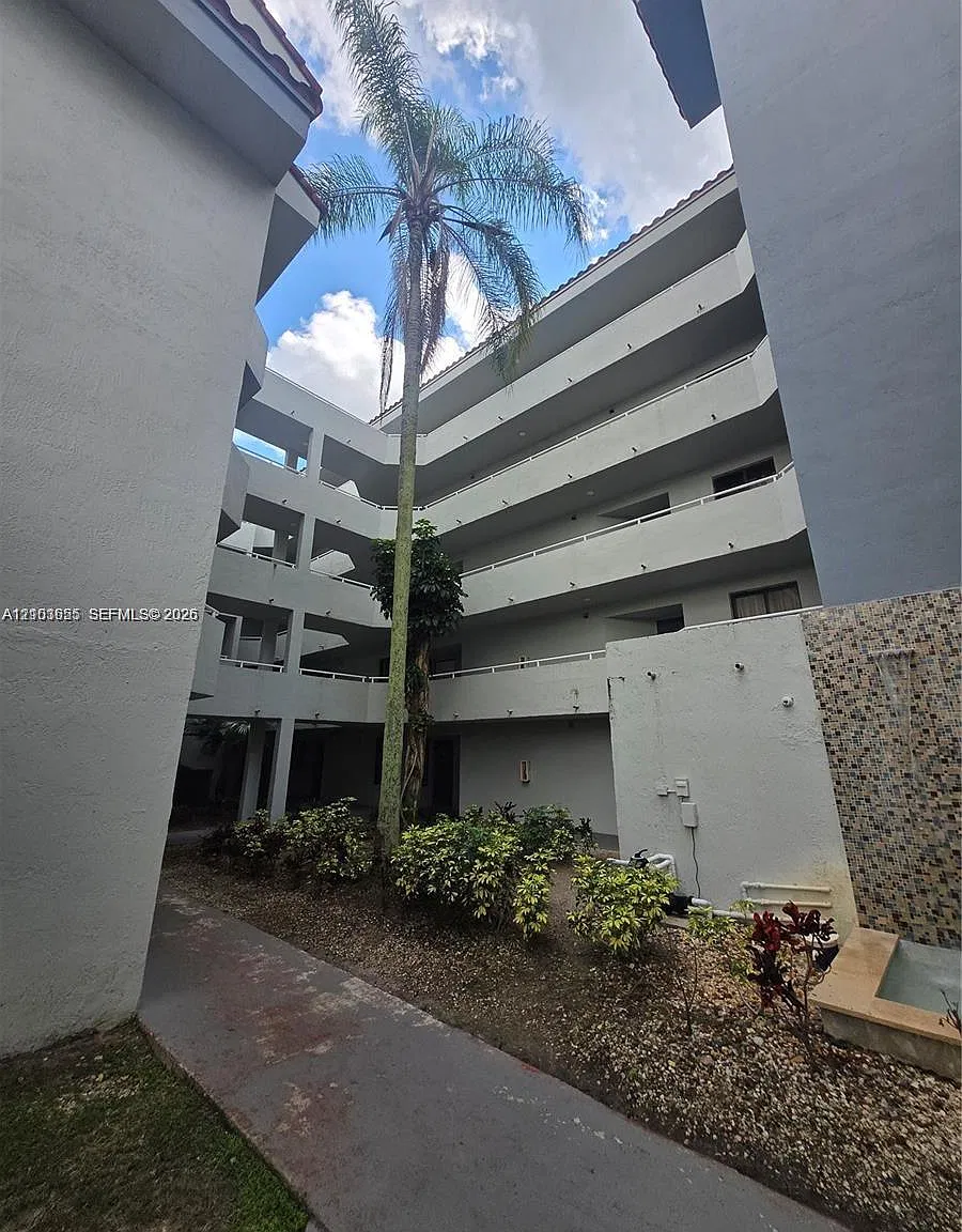 Verabella Falls Condo — Photo 2