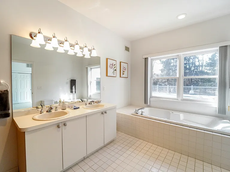 7 Plume Grass Way — Photo 13
