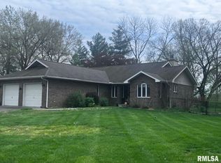 3 Suburban Dr, Murphysboro, IL 62966