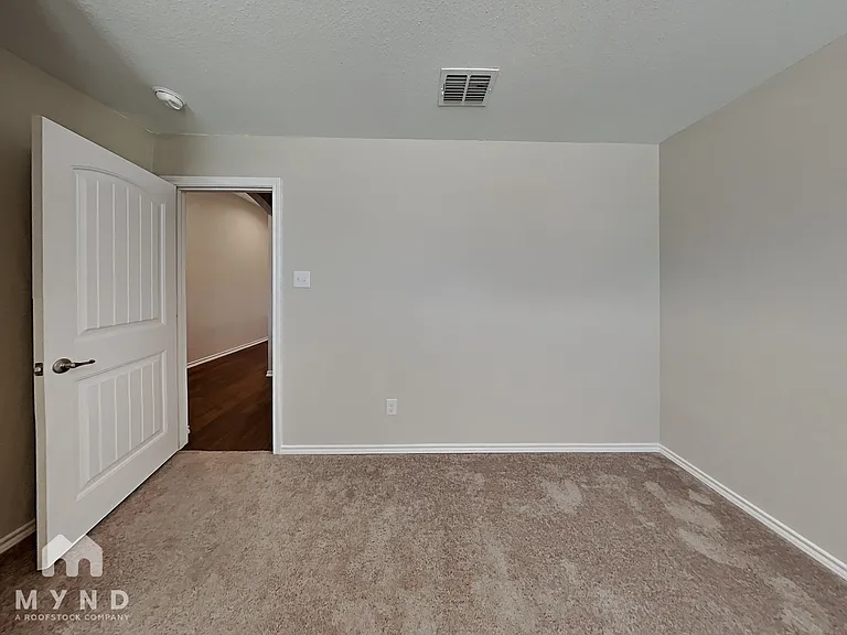 529 Paloma St — Photo 5