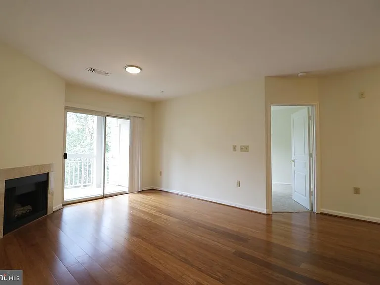 12915 Alton Sq #303 — Photo 4
