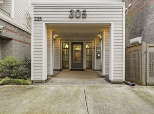 305 S Montgomery St APT 406, Portland, OR 97201
