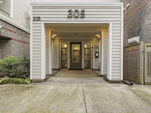 305 S Montgomery St APT 406, Portland, OR 97201