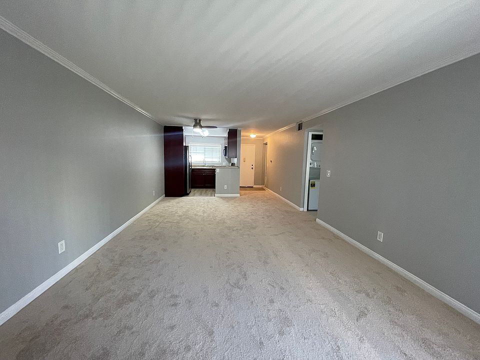 1st image of 21520 Burbank Blvd #200