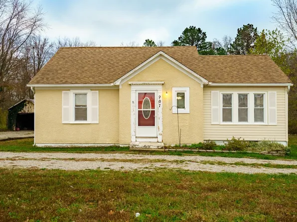 207 E 5th St, Dixon, MO 65459