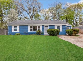 22 Dunbar Ct, Warwick, RI 02886