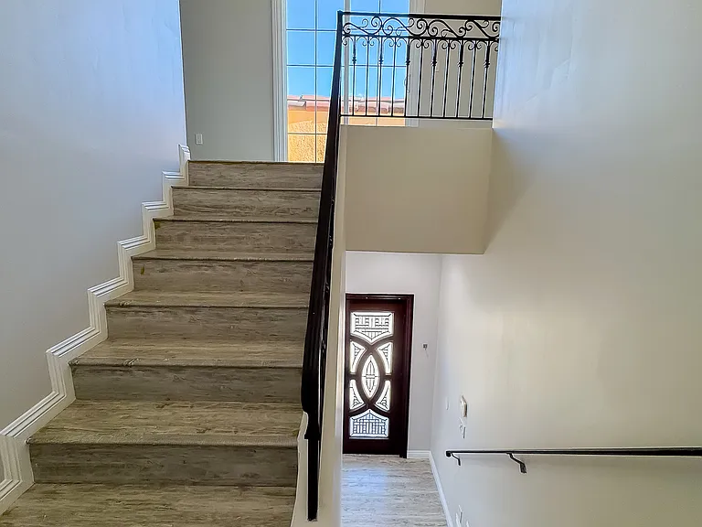 7923 Ledge Ave — Photo 5