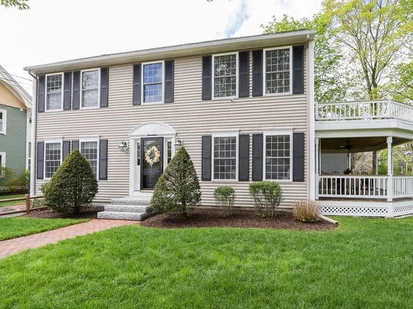 17 S Lincoln St, Natick, MA 01760