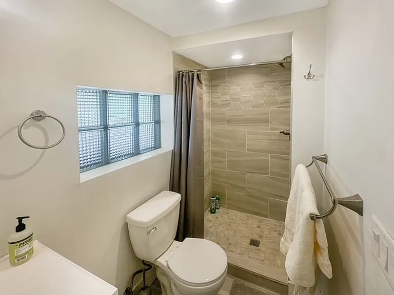 502 Wellington Rd — Photo 7