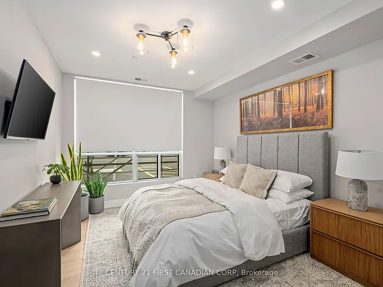 4286 King St E #1007 — Photo 17