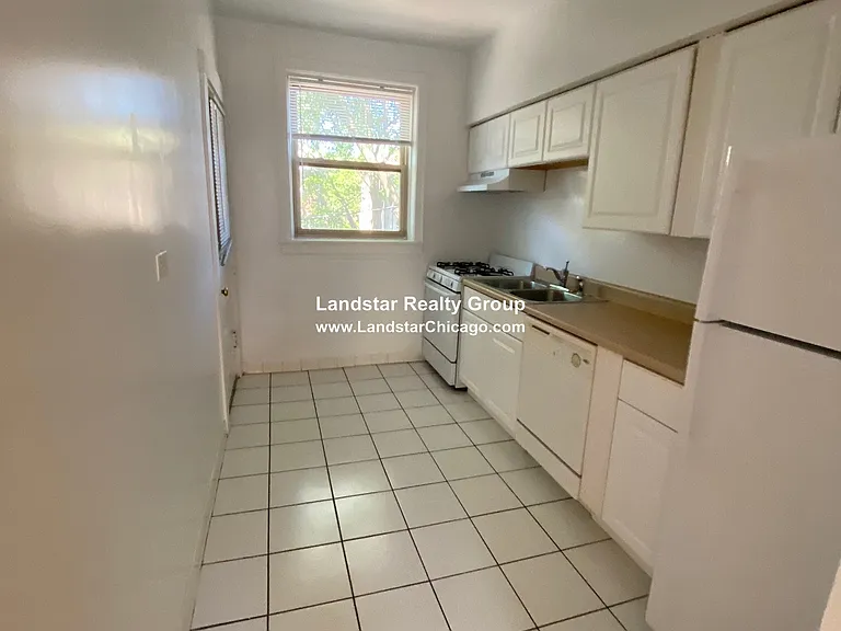 918 Reba Pl #2S — Photo 8
