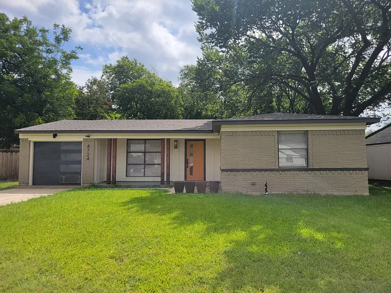 4724 Laurel Ln — Photo 2