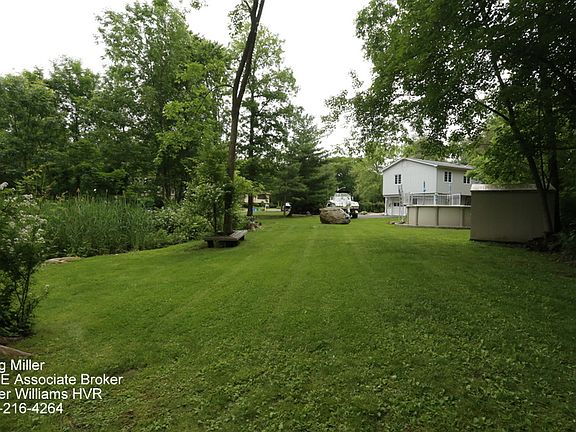 5th image of 10 Green Bower Ln