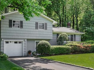 752 Tamaques Way, Westfield, NJ 07090