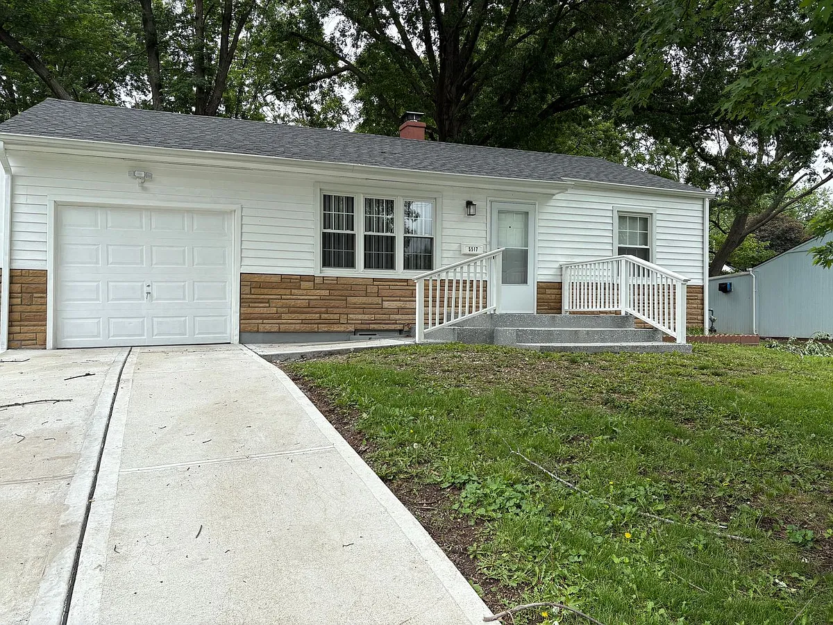Building Photo - 5517 Willow Ave