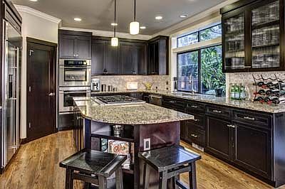 2nd image of 1832 Market St #5