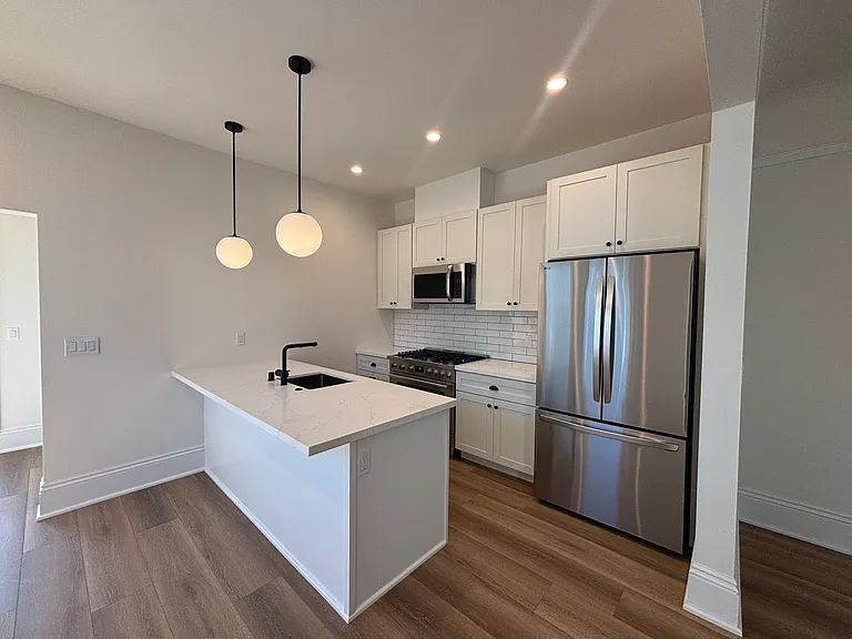 2711-2713 Harrison St — Photo 11