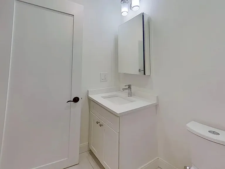 75 Linden St #B — Photo 8