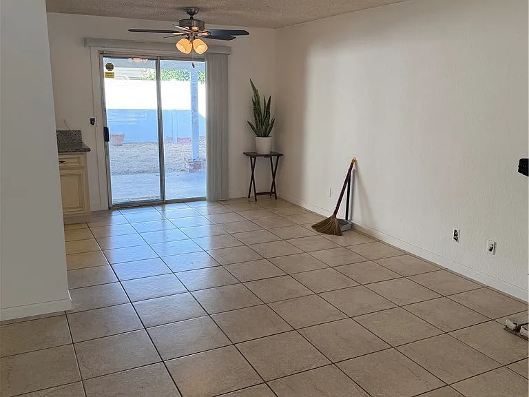 2211 S Walker Ave — Photo 3