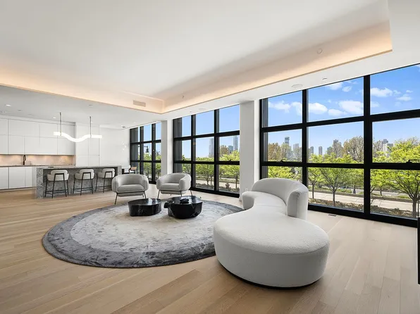 290 West St #2B, New York, NY 10013