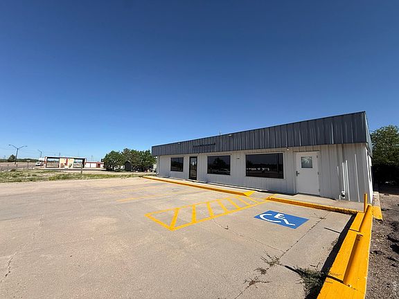 3rd image of 1144 Main St