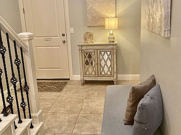 Front entry from hallway