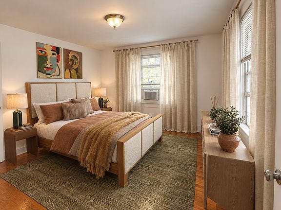 5th image of 2640 Green Bay Rd APT 2