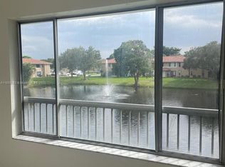 Lakewood Village, Coral Springs, FL 33071