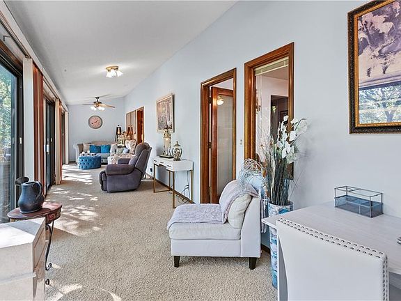 5th image of 1216 Hampton Dr