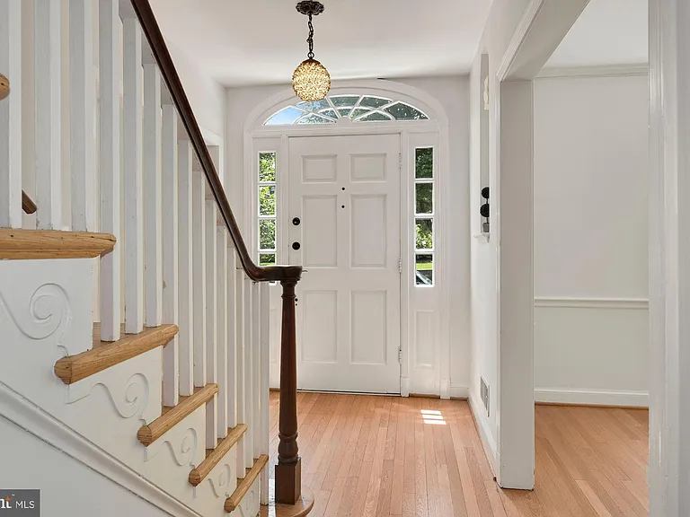 4505 Alton Pl NW — Photo 4