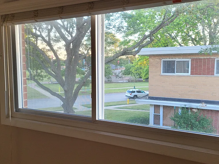 445 E Lincoln St — Photo 24