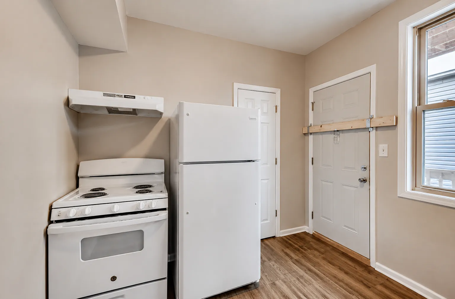 1 bed, 900 sqft, $1,350 — Photo 4