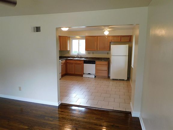 4th image of 1143 Mansion Ave