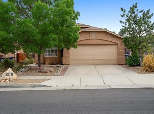 6008 Cyonus Ave NW, Albuquerque, NM 87114