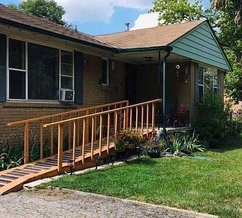 2nd image of 320 Ashbury Rd