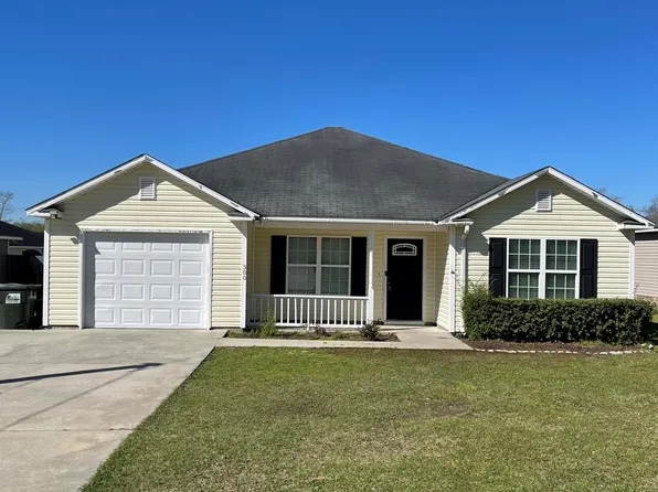 500 Bryson Cir, Hahira, GA 31632
