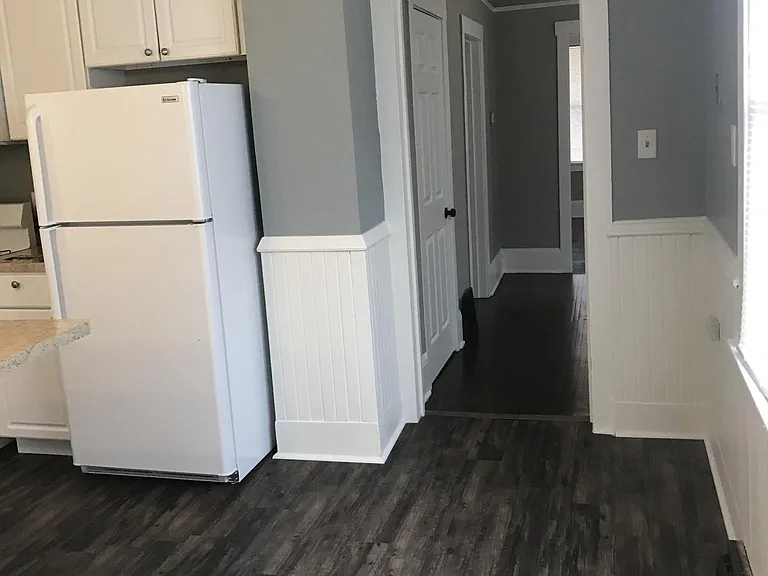 308 W Scott St — Photo 4