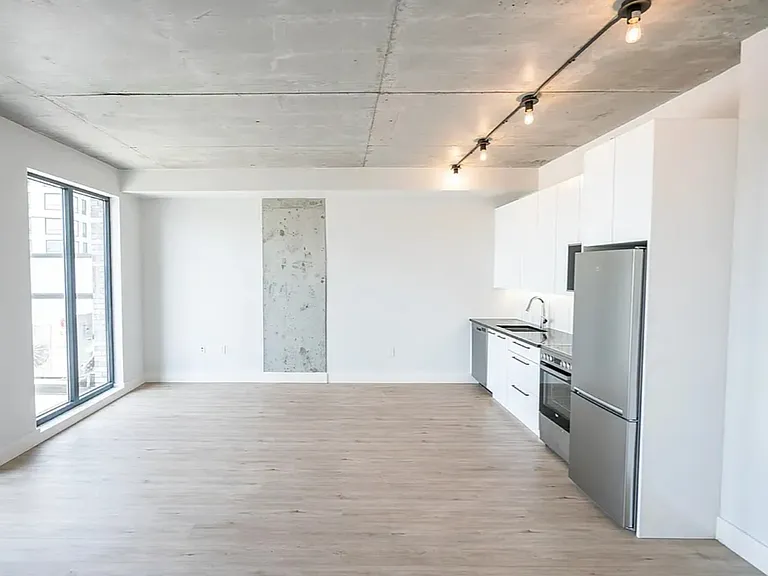815 Flatbush Ave #Penthouse 4 — Photo 8