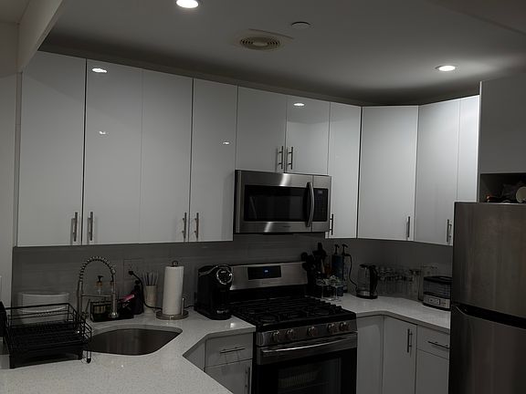 3rd image of 2655 E 23rd St #3
