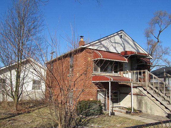 3rd image of 2468 Johnson St