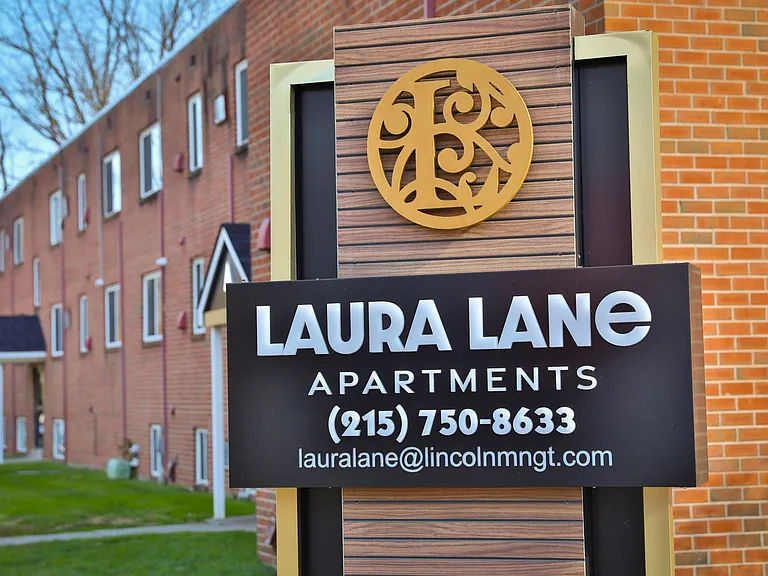 Laura Lane Apartments — Photo 8