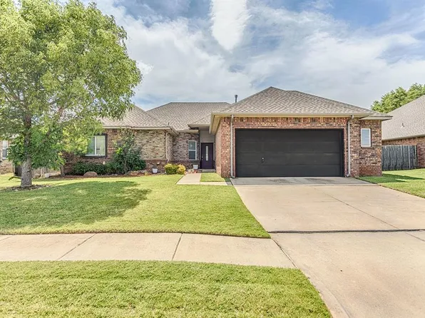 17425 White Hawk Dr, Edmond, OK 73012