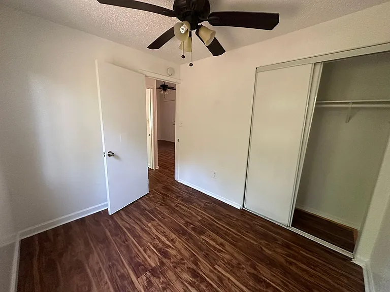 1033 Hoffman Ave #12 — Photo 32