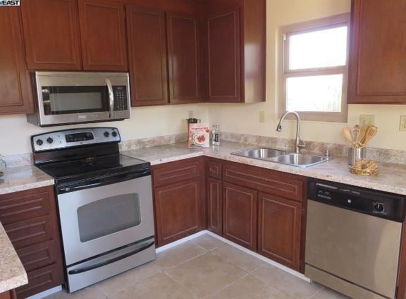 3rd image of 34817 Skylark Dr