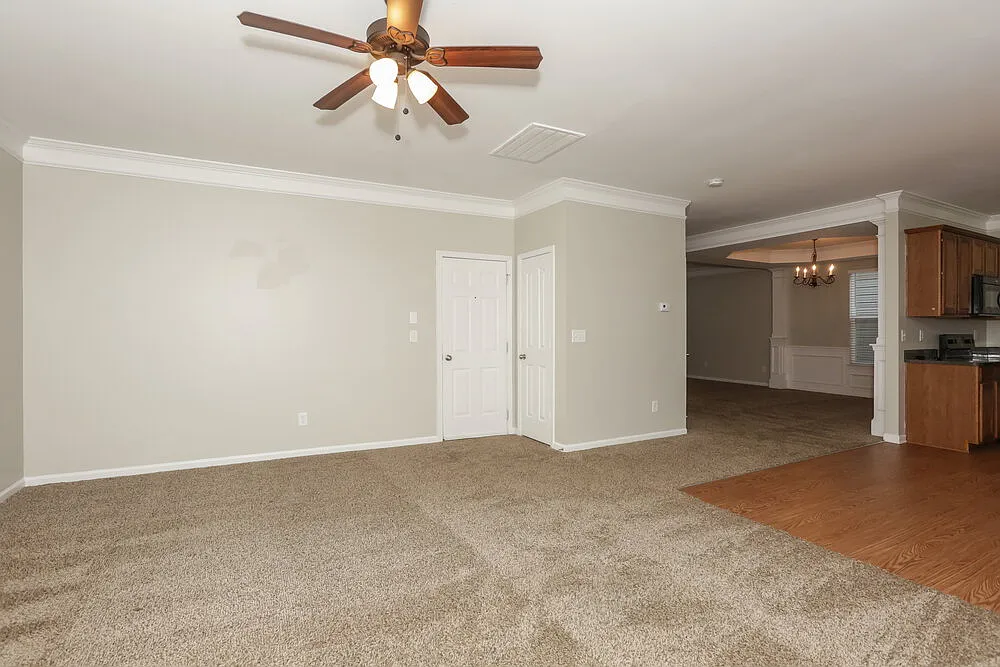 4 bed, 2.5 bath, 2535 sqft, $2,195 — Photo 4