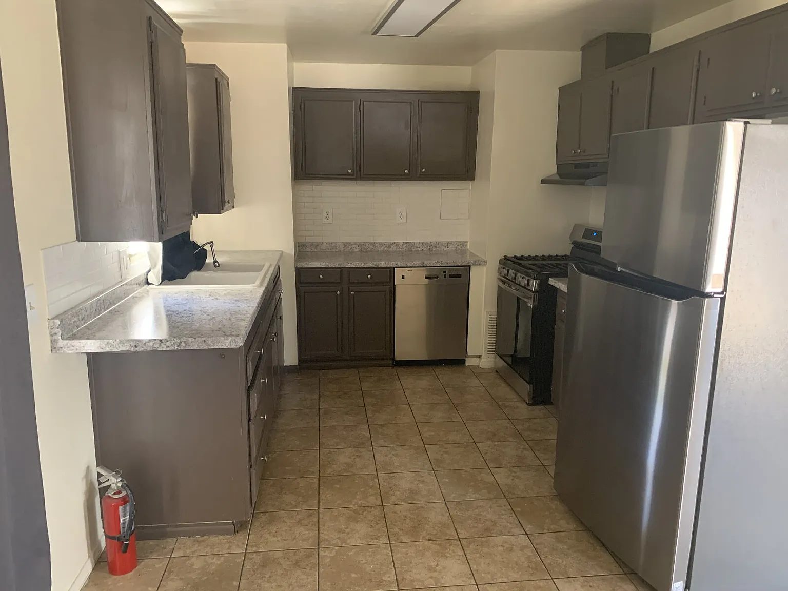 3 bed, 2.0 bath, 1134 sqft, $2,500 — Photo 3