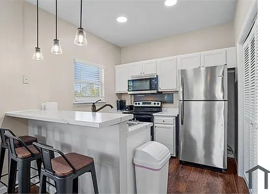 2 bed, $1,300 — Photo 1