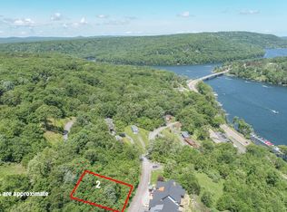 2 Overlook Dr, Oakland, MD 21550